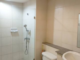 À vendre 2 chambres condo à Yan Nawa, Bangkok