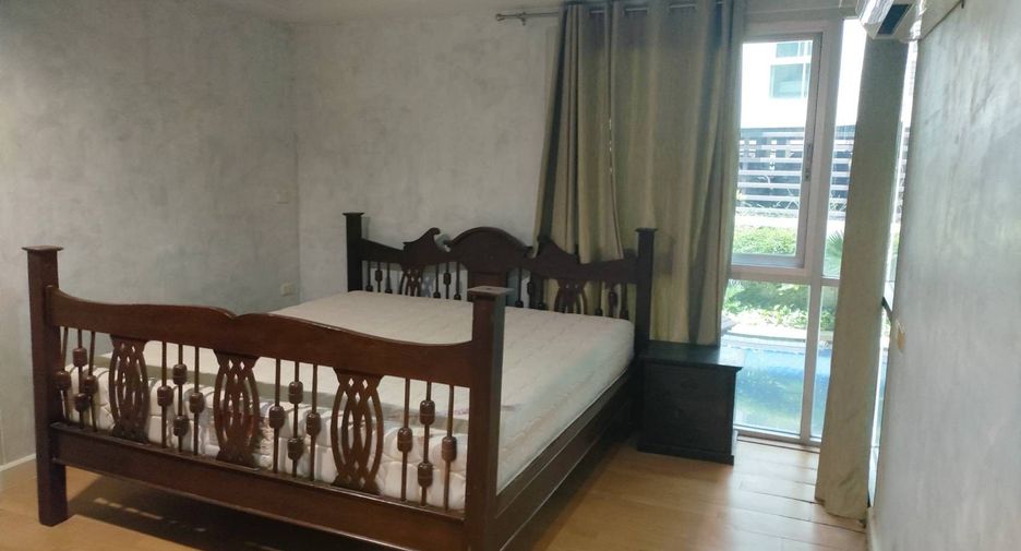 À vendre 2 chambres condo à Yan Nawa, Bangkok