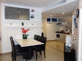 Condo en alquiler de 2 habitaciones en Huai Khwang, Bangkok