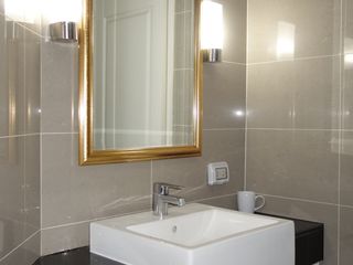 Condo en alquiler de 2 habitaciones en Huai Khwang, Bangkok