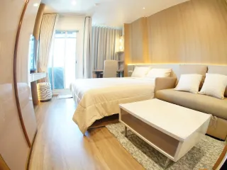 Wohnung zur Miete mit Studio in Khlong Toei, Bangkok