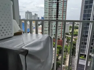 Wohnung zur Miete mit Studio in Khlong Toei, Bangkok