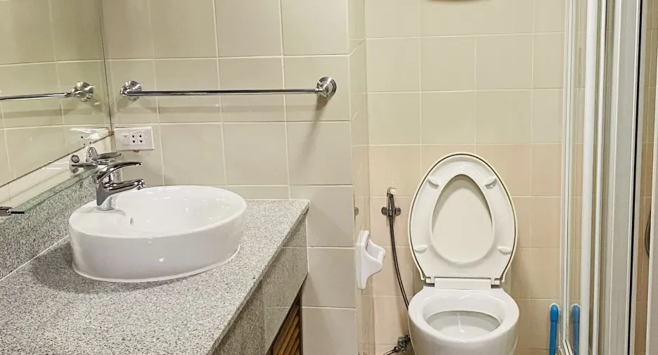 For rent 1 bed condo in Watthana, Bangkok