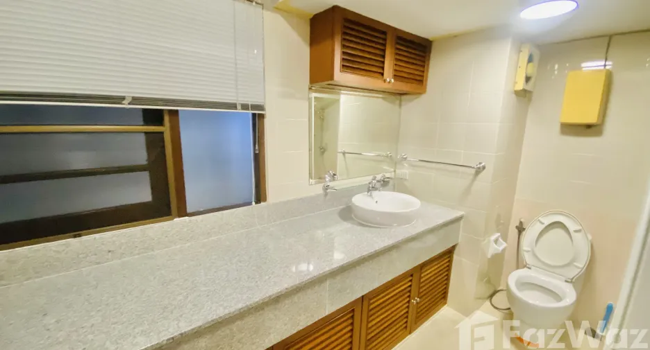 For rent 1 bed condo in Watthana, Bangkok