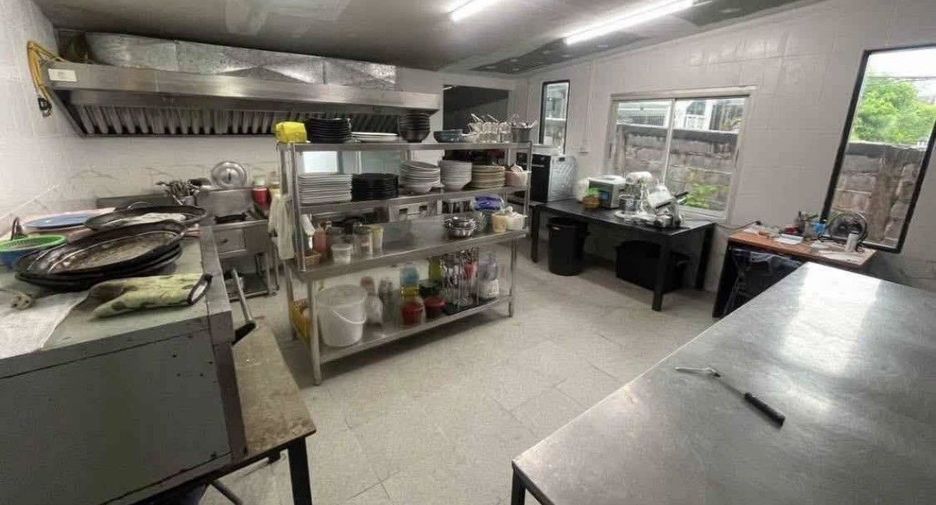 For sale 4 bedrooms retail Space in Mueang Phuket, Phuket