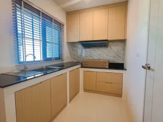 For rent 4 bedrooms house in Bang Phli, Samut Prakan