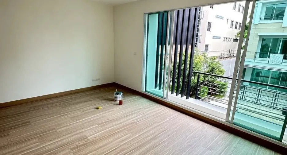 出租 3 卧室 独立屋 在 Rat Burana, 曼谷