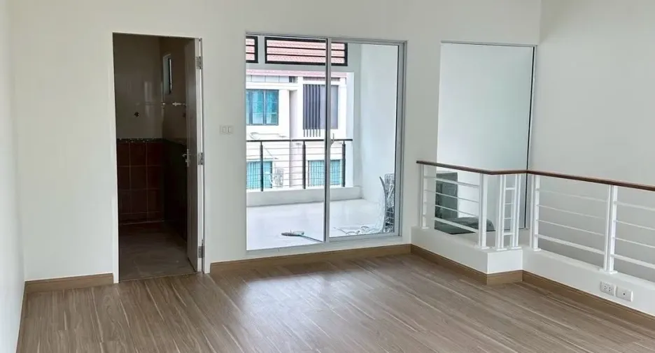 出租 3 卧室 独立屋 在 Rat Burana, 曼谷
