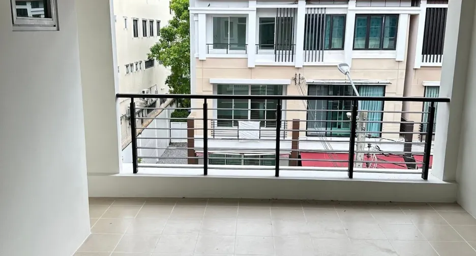 出租 3 卧室 独立屋 在 Rat Burana, 曼谷