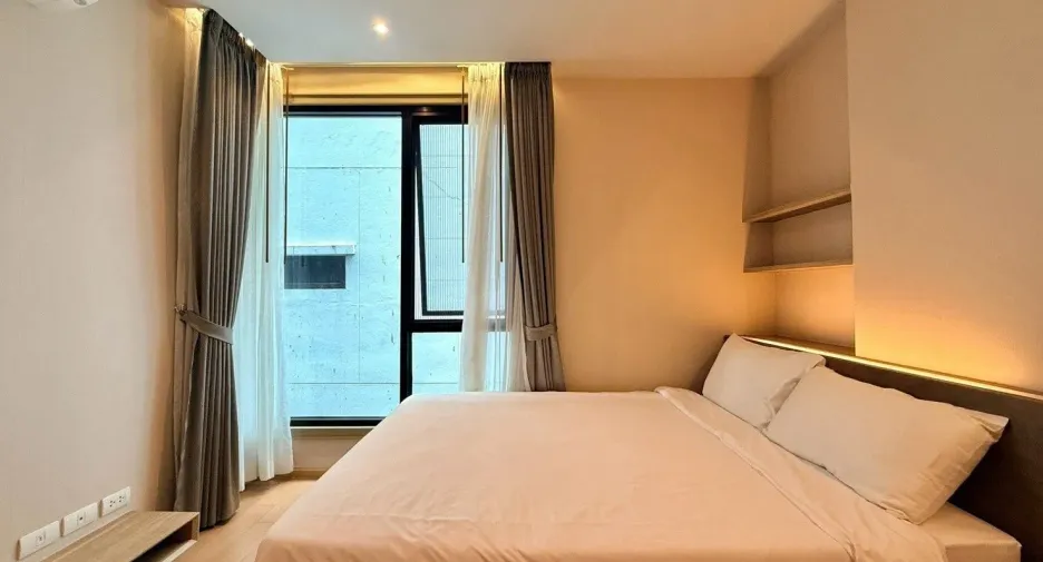 For rent 2 bedrooms condo in Watthana, Bangkok