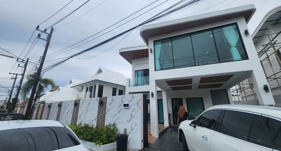 For sale 5 bedrooms house in Mueang Phuket, Phuket