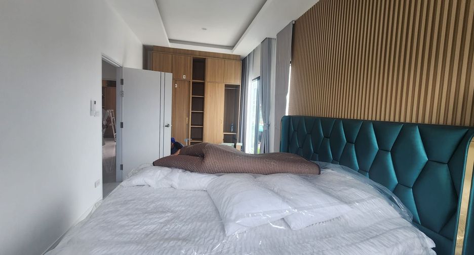 For sale 5 bedrooms house in Mueang Phuket, Phuket