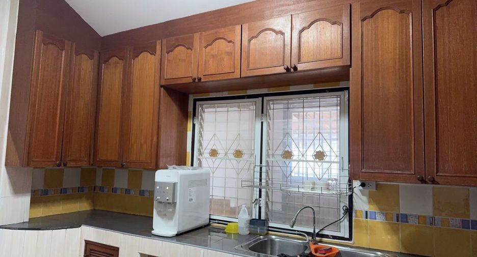 Haus zur Miete mit 5 Zimmer in Kathu, Phuket