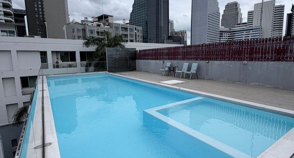 For rent 2 bedrooms condo in Watthana, Bangkok