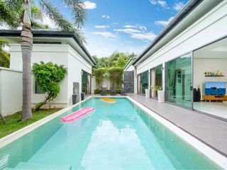 For sale 3 bedrooms villa in Mueang Phuket, Phuket
