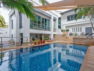Haus zur Miete mit 5 Zimmer in Bang Lamung, Chonburi
