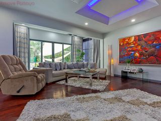 Haus zur Miete mit 5 Zimmer in Bang Lamung, Chonburi