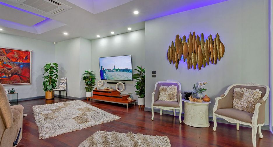 Haus zur Miete mit 5 Zimmer in Bang Lamung, Chonburi