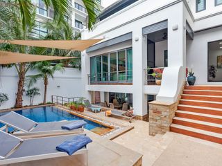 Haus zur Miete mit 5 Zimmer in Bang Lamung, Chonburi