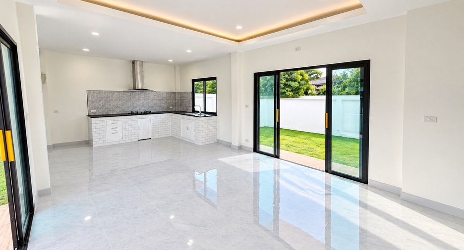 For sale 3 bedrooms villa in Hua Hin, Prachuap Khiri Khan
