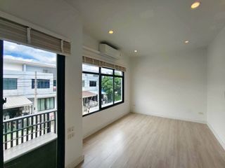 For sale 2 ベッドルーム townhouse in Prawet, Bangkok