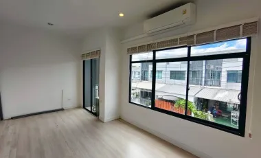 For sale 2 bedrooms townhouse in Prawet, Bangkok