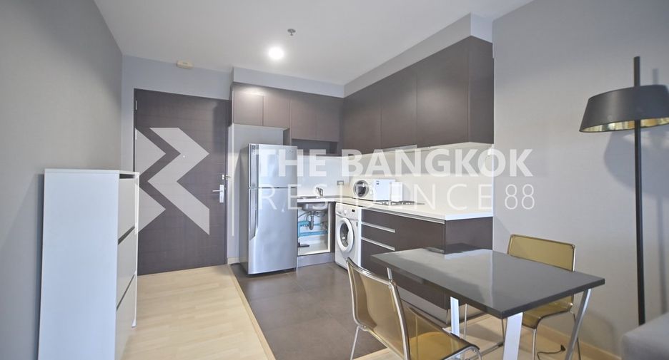 For rent 2 bedrooms condo in Watthana, Bangkok