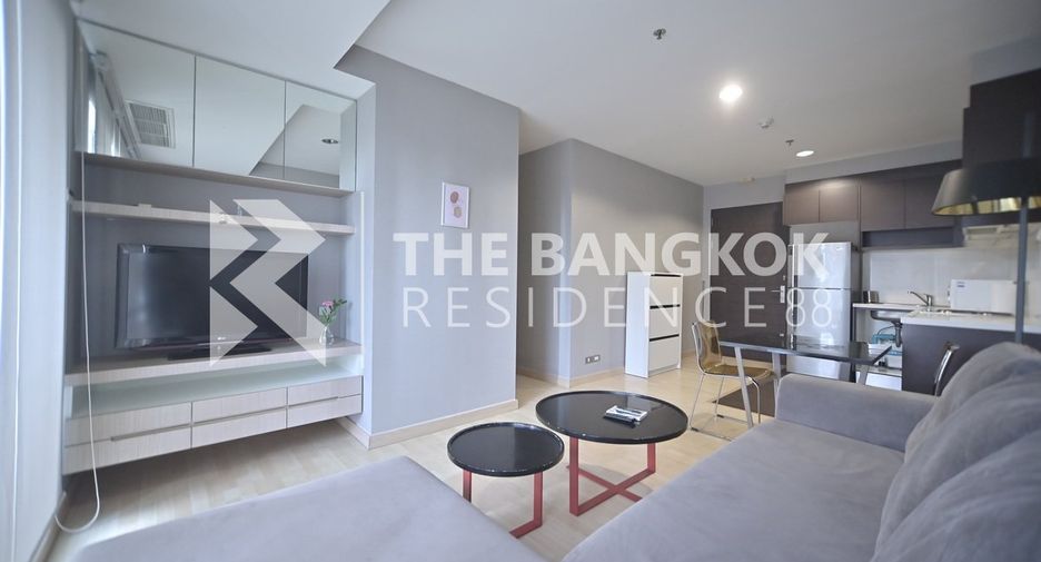 For rent 2 bedrooms condo in Watthana, Bangkok