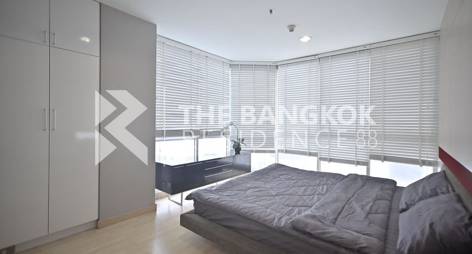 For rent 2 bedrooms condo in Watthana, Bangkok