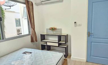 Casa adosada en venta de 3 habitaciones en Bang Kapi, Bangkok