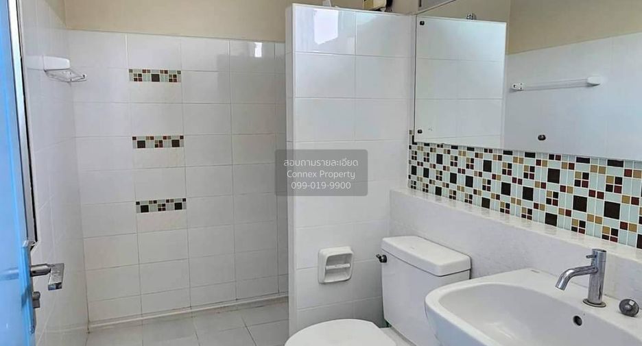 Casa adosada en venta de 3 habitaciones en Bang Kapi, Bangkok