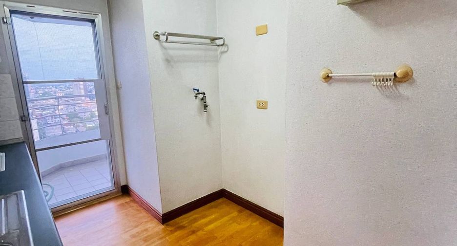 Продажа 2 спальни кондо в Чатучак, Бангкок