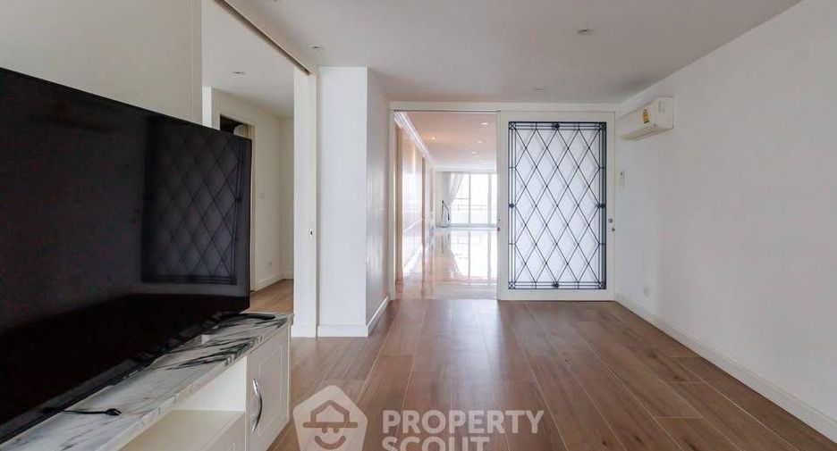 For sale 4 bedrooms condo in Khlong Toei, Bangkok