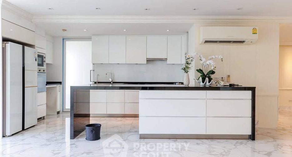 For sale 4 bedrooms condo in Khlong Toei, Bangkok