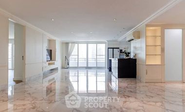 For sale 4 bedrooms condo in Khlong Toei, Bangkok