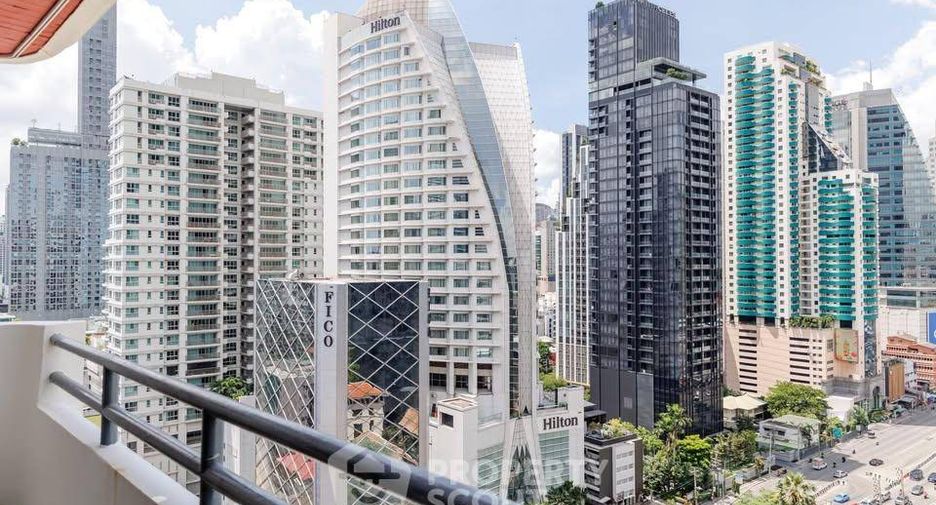 For sale 4 bedrooms condo in Khlong Toei, Bangkok