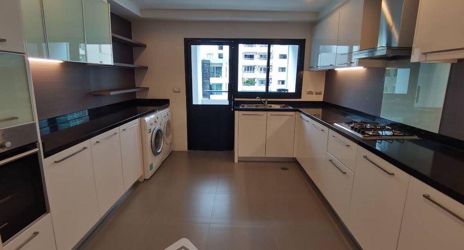 À louer 3 chambres appartement à Khlong Toei, Bangkok
