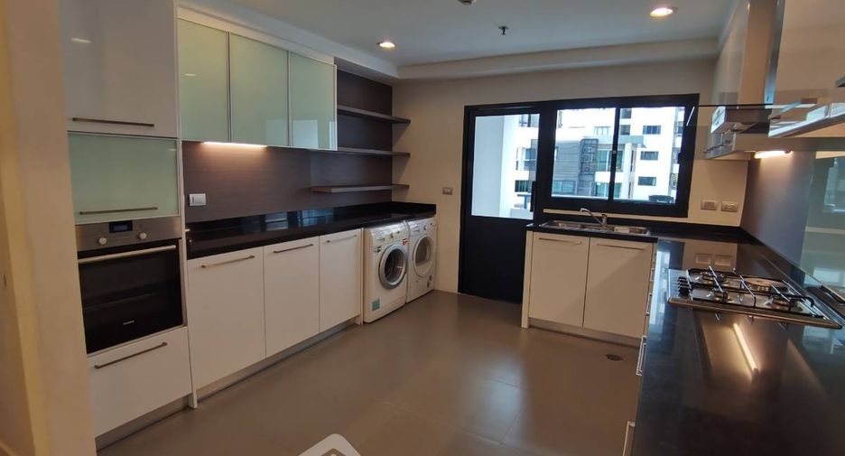 À louer 3 chambres appartement à Khlong Toei, Bangkok