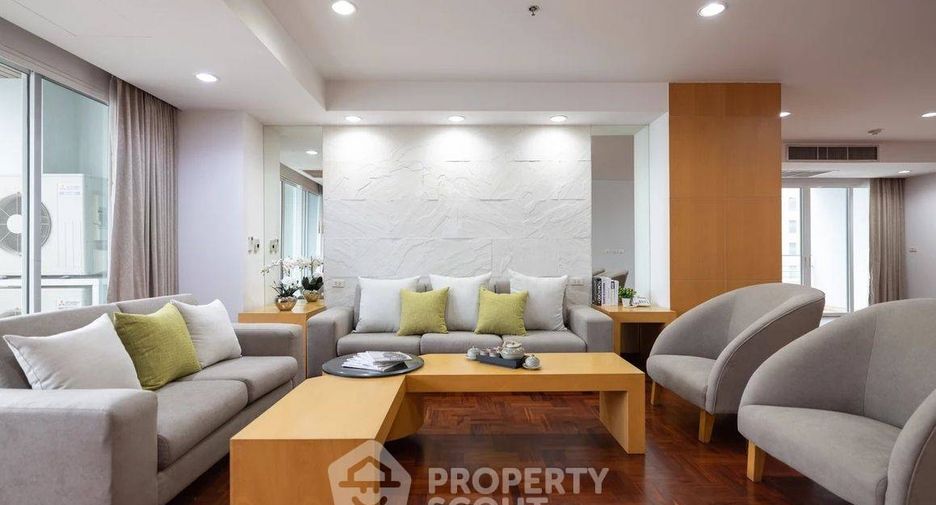 For rent 3 bedrooms apartment in Khlong Toei, Bangkok