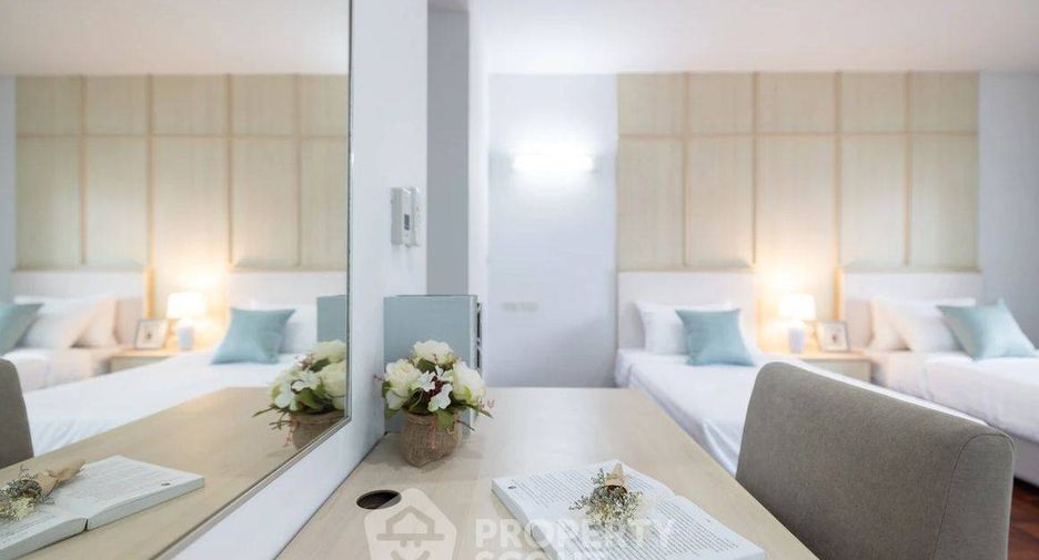 For rent 3 bedrooms apartment in Khlong Toei, Bangkok