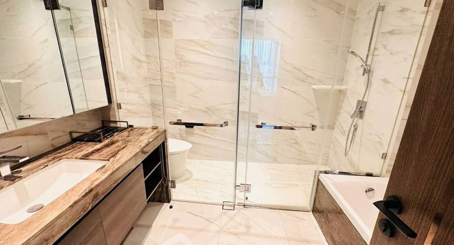 For rent 3 bedrooms condo in Sathon, Bangkok