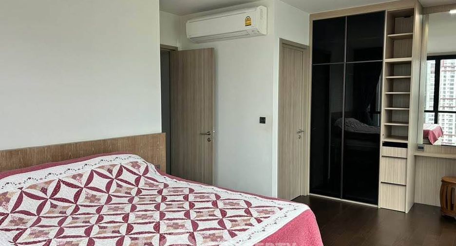 For rent 2 bedrooms condo in Pathum Wan, Bangkok