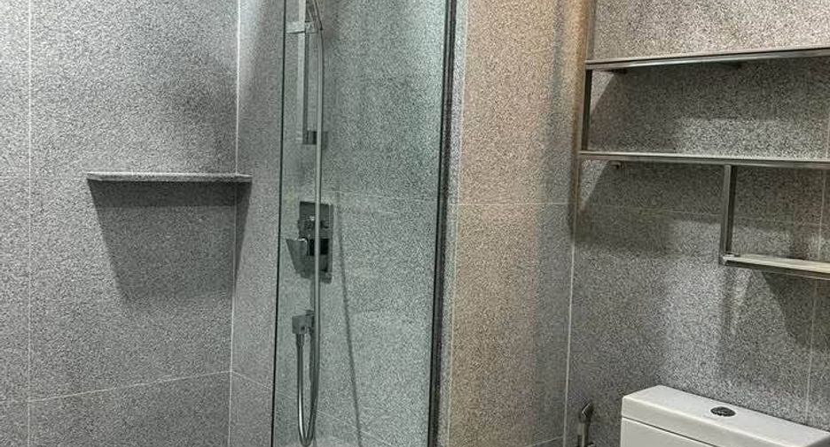 For rent 2 bedrooms condo in Pathum Wan, Bangkok
