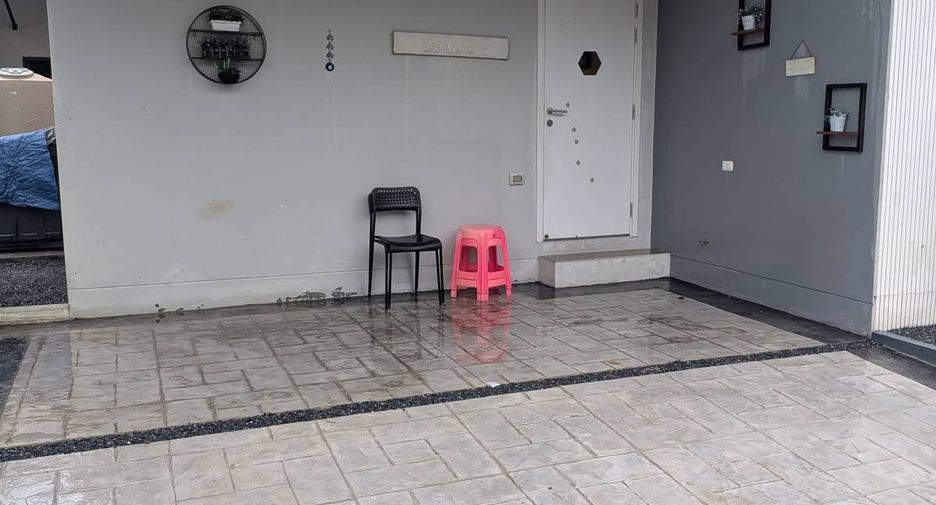 出租 4 卧室 独立屋 在 Lat Krabang, 曼谷
