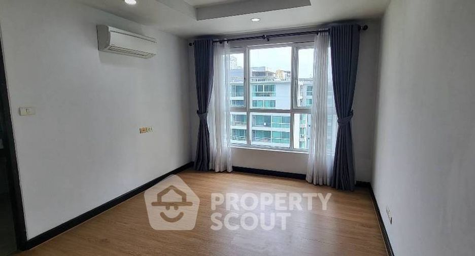 Condo en alquiler de 3 habitaciones en Watthana, Bangkok