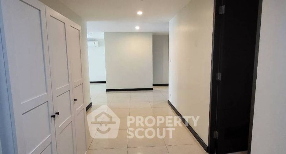 Condo en alquiler de 3 habitaciones en Watthana, Bangkok