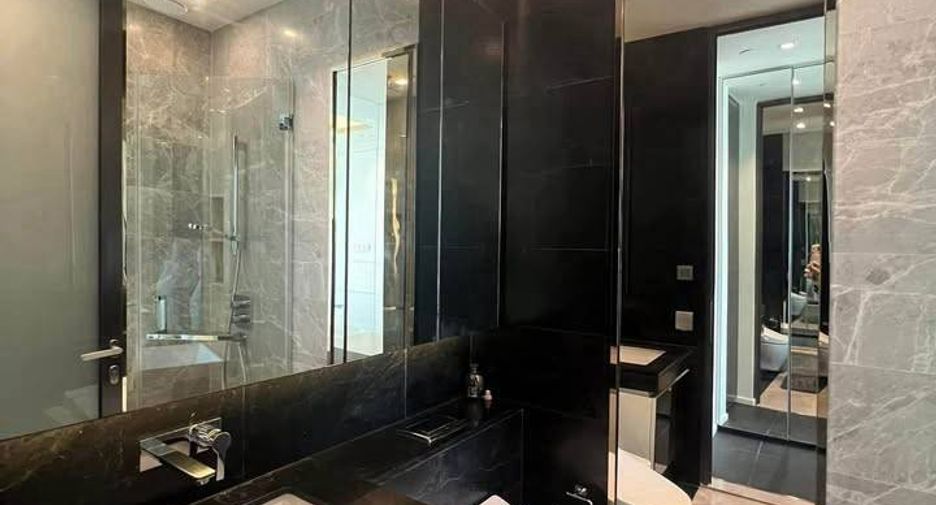 For rent 1 bed condo in Pathum Wan, Bangkok