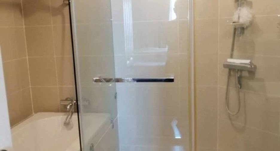 Condo en alquiler de 2 habitaciones en Huai Khwang, Bangkok