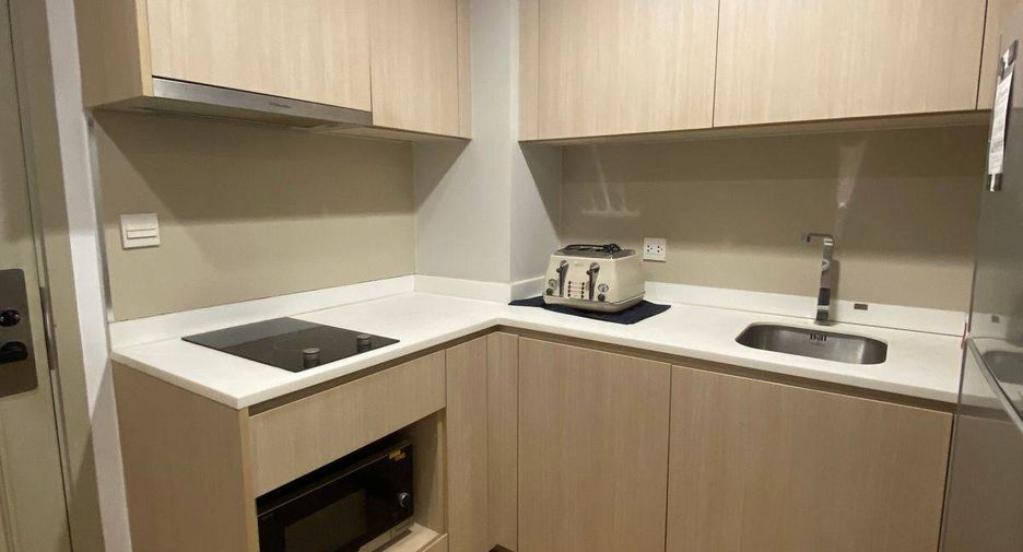 For rent 2 bedrooms condo in Ratchathewi, Bangkok