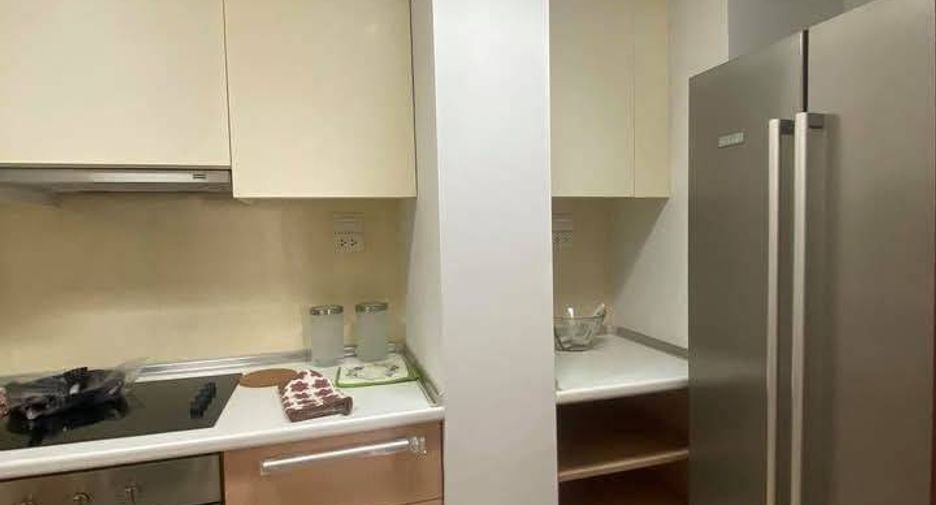 Аренда 3 спальни кондо в Пхра Кханонг, Бангкок
